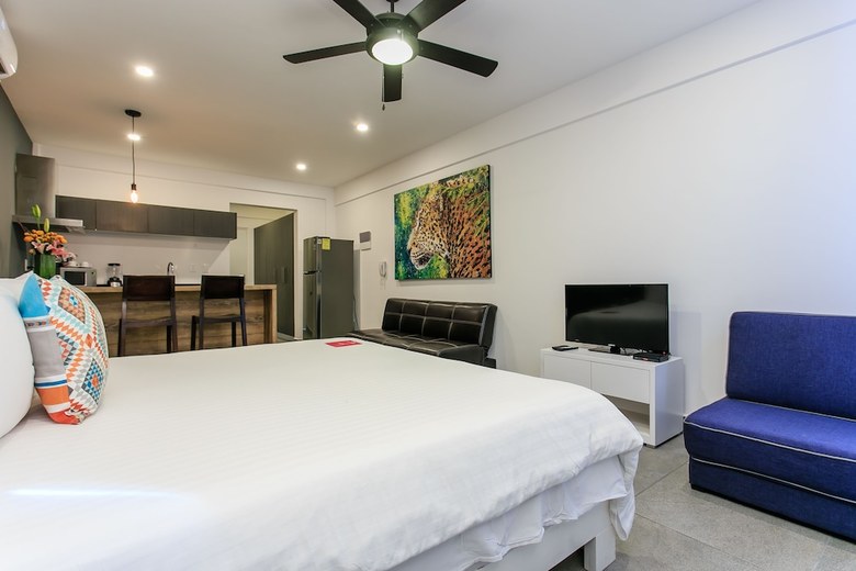 Apartamentos Studio 30 Condhotel By Nah Hotels