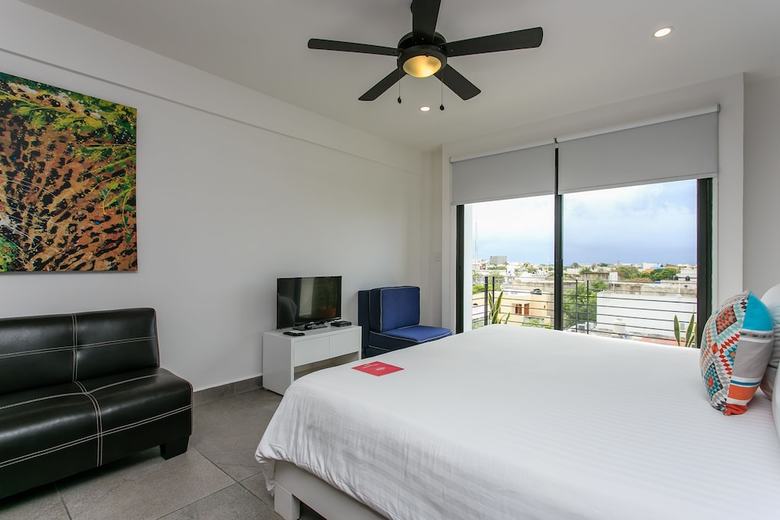 Apartamentos Studio 30 Condhotel By Nah Hotels