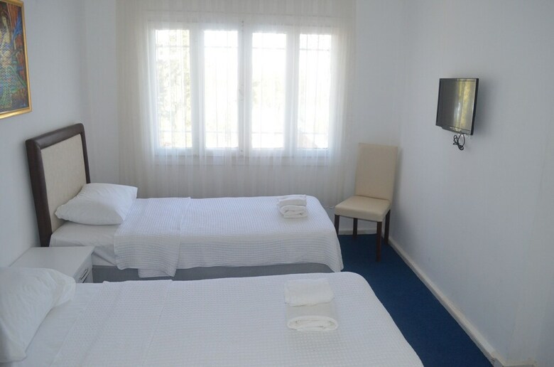 Lacivert Hotel