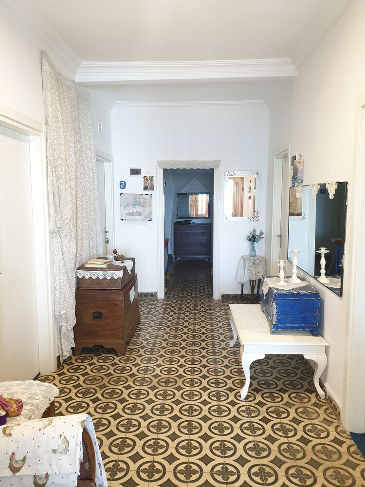 Lacivert Hotel