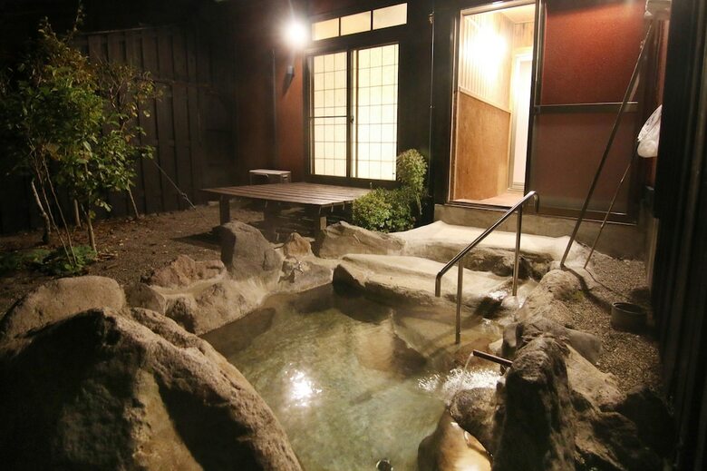 Yufuin Ryoan Wazanhou