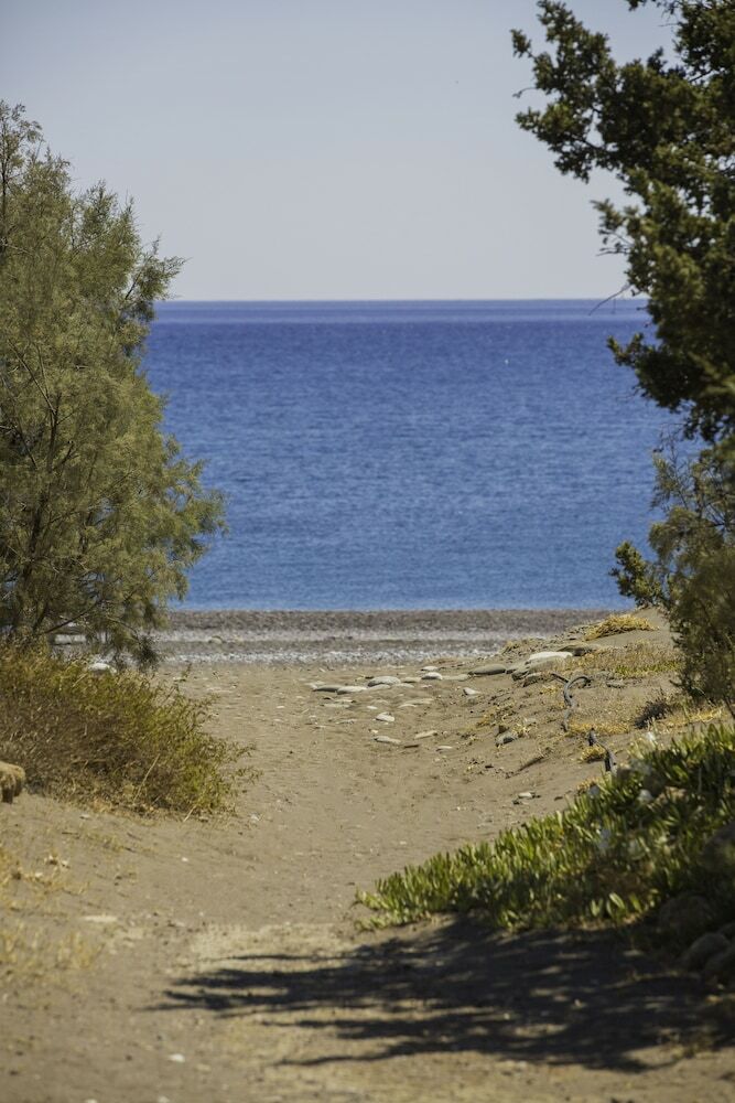 Antonoglou Beach Villas, Gennadi