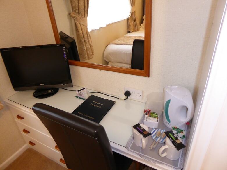 Hotel The Berwick - Over 40's Only