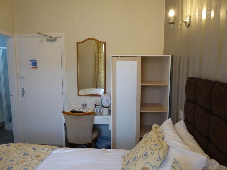 Hotel The Berwick - Over 40's Only