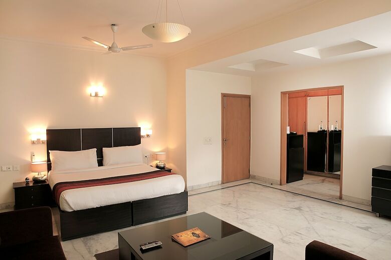 Hotel Ahuja Residency Cyber City I