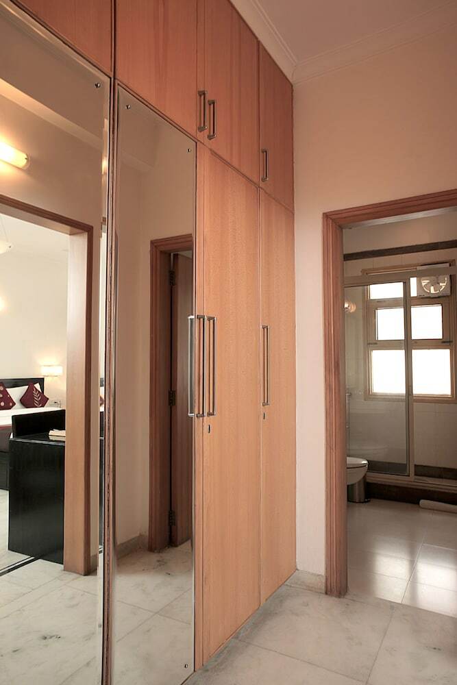 Hotel Ahuja Residency Cyber City I