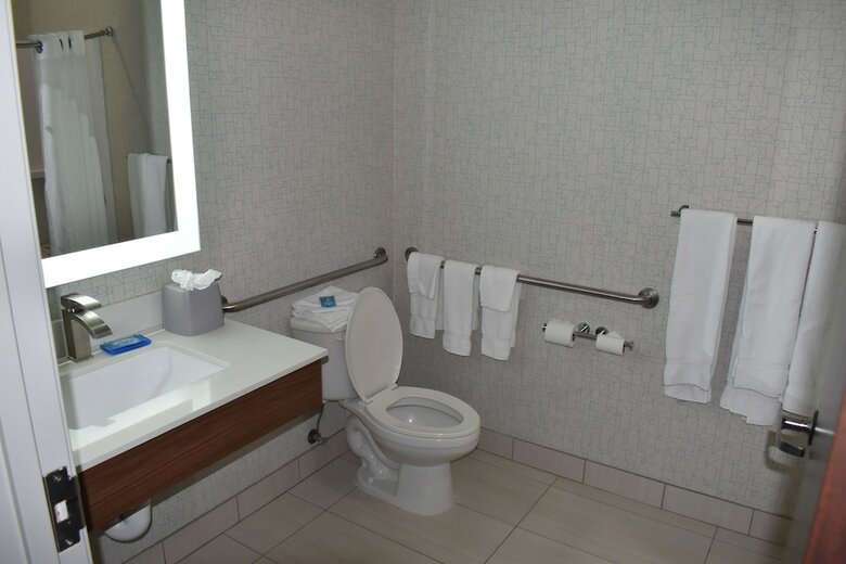 Hotel Holiday Inn Express & Suites Mcpherson