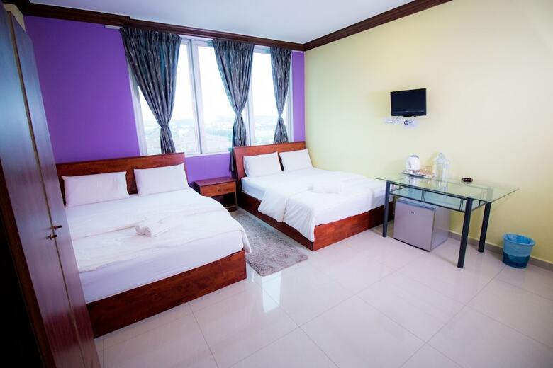 Oyes Saujana City Hotel