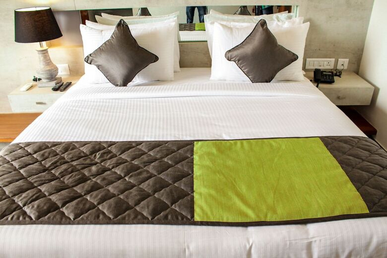Hotel Shivas Gateway Airport Road