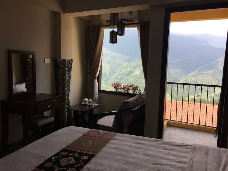 Sapa Hills Hotel
