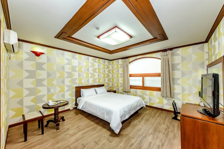 Trevi Hotel