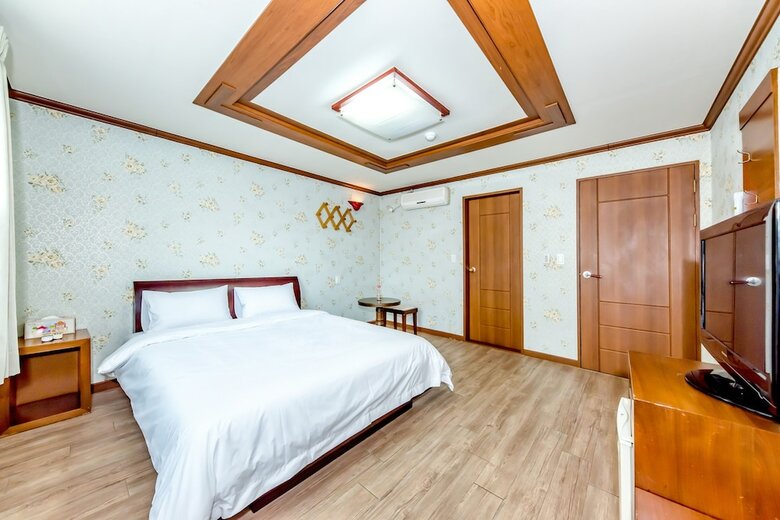 Trevi Hotel