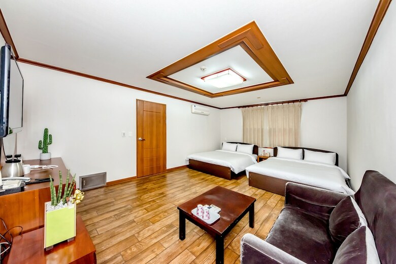 Trevi Hotel