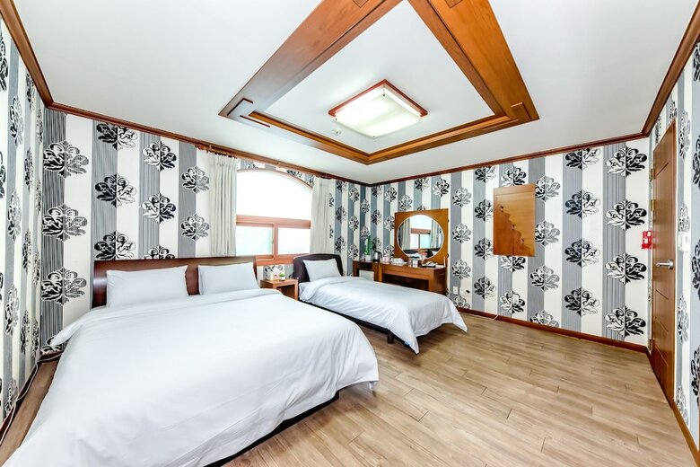 Trevi Hotel