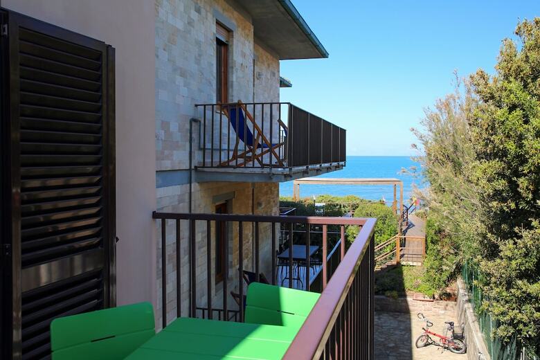 Sea View And Ground Floor Apartments Le Dune