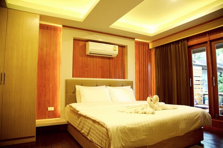 Hotel Poohbar Resort & Lotusdive