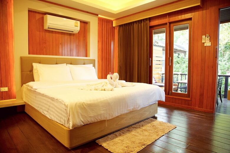 Hotel Poohbar Resort & Lotusdive