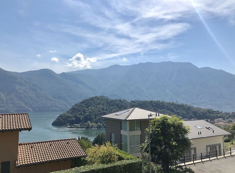 Apartamento Appartamento Vista Lago Red & Grey