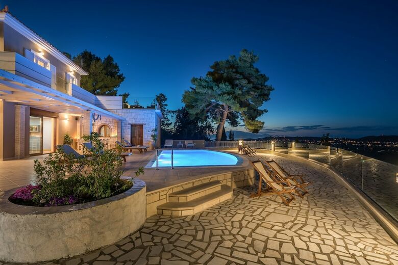 Castelli Luxury Villa