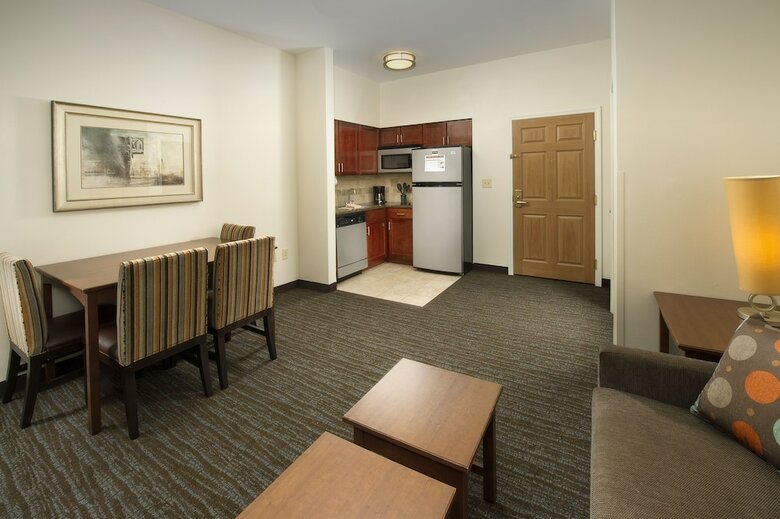 Hotel Staybridge Suites Baltimore Bwi Airport