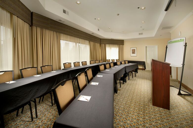 Hotel Staybridge Suites Baltimore Bwi Airport