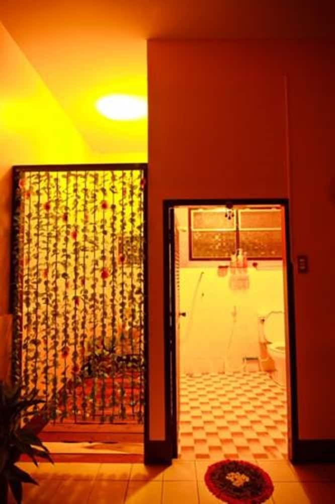 Hotel Chezmoi Handicraft & Homestay
