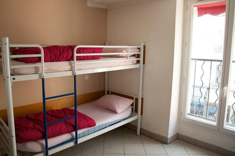 Hostal Bastille Hostel