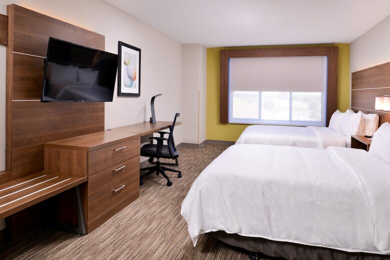 Holiday Inn Express Hotel & Suites Selma