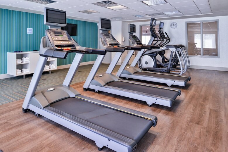 Holiday Inn Express Hotel & Suites Selma