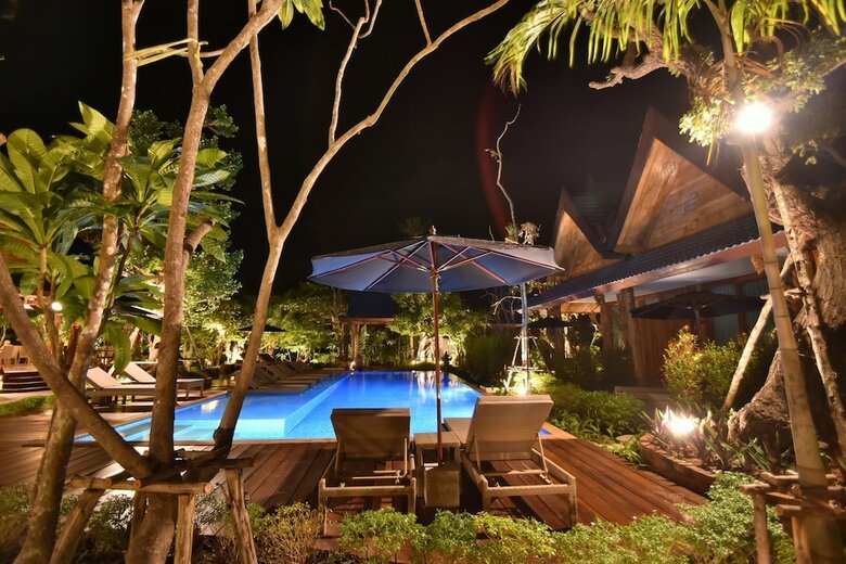Hotel The Nine Thipthara Klongson Resort