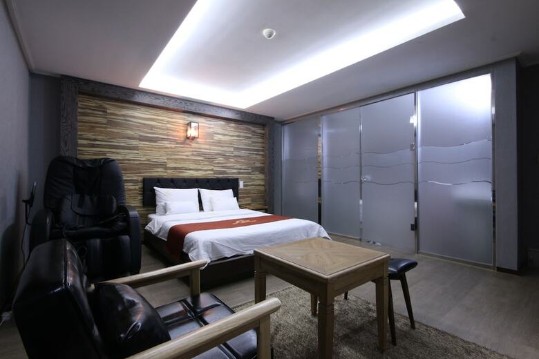 Ehotel Gumi
