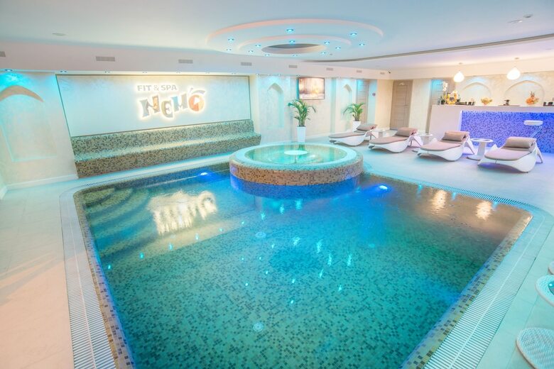 Spa Hotel Nemo With Dolphins