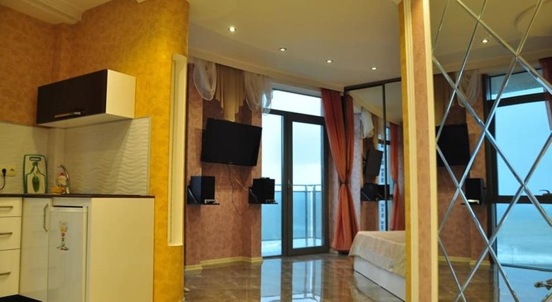 Rock Hotel First Line