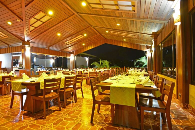 Arenal Manoa & Hot Springs Resort