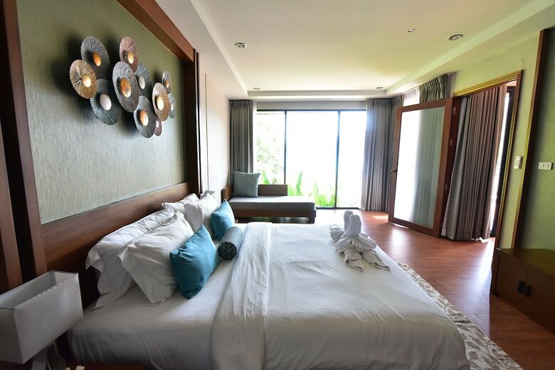 Hotel Asara Private Beach Resort