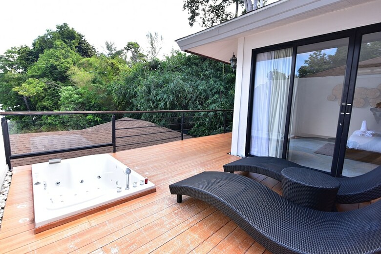 Hotel Asara Private Beach Resort