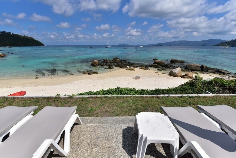 Hotel Asara Private Beach Resort