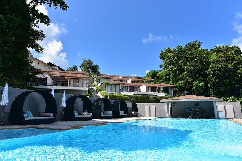 Hotel Asara Private Beach Resort