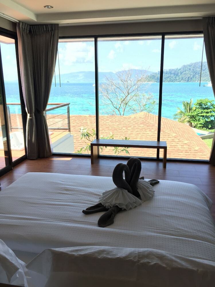 Hotel Asara Private Beach Resort