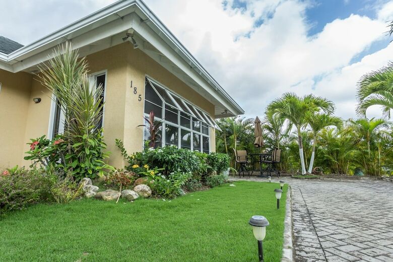 Ocho Rios Getaway Villa At The Palms