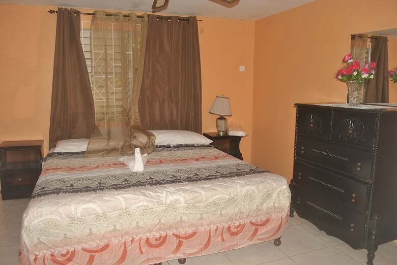 Hotel Enchanted Villas And Guest House