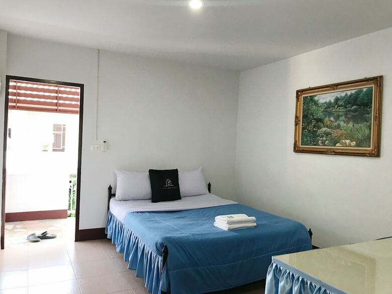 Hotel Baan Nukanong Guesthouse