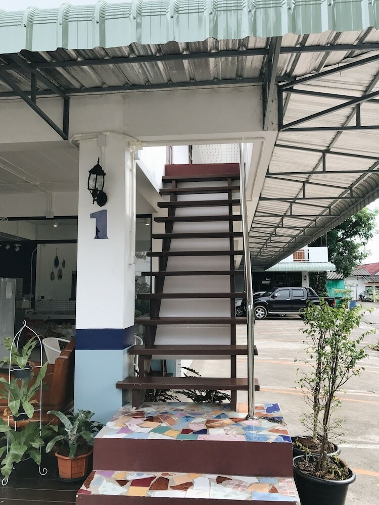 Hotel Baan Nukanong Guesthouse
