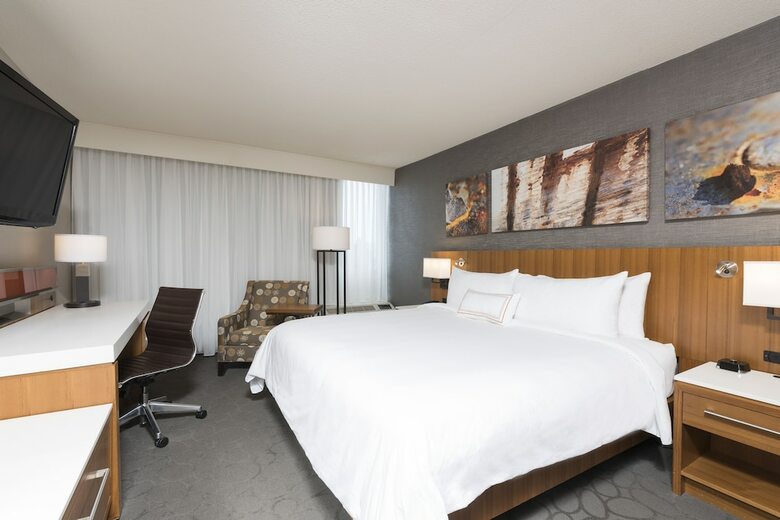 Delta Hotels By Marriott Grand Rapids Airport