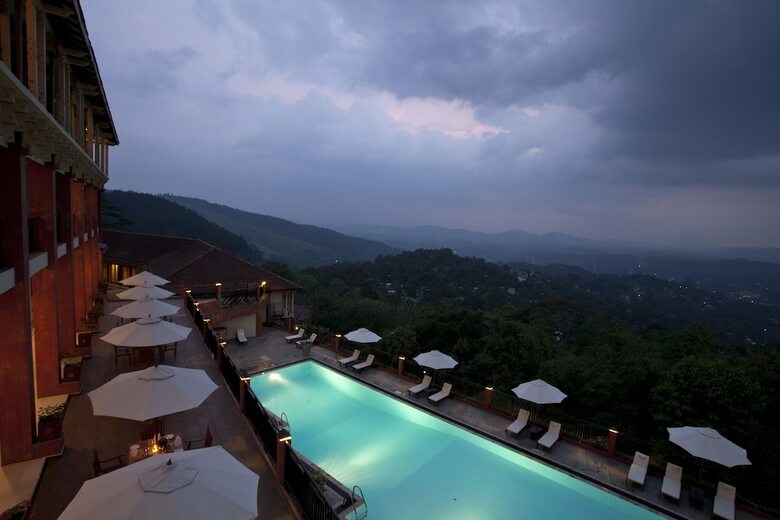 Hotel Amaya Hills