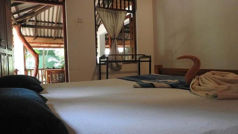 Hotel Riverside Cabana Yala
