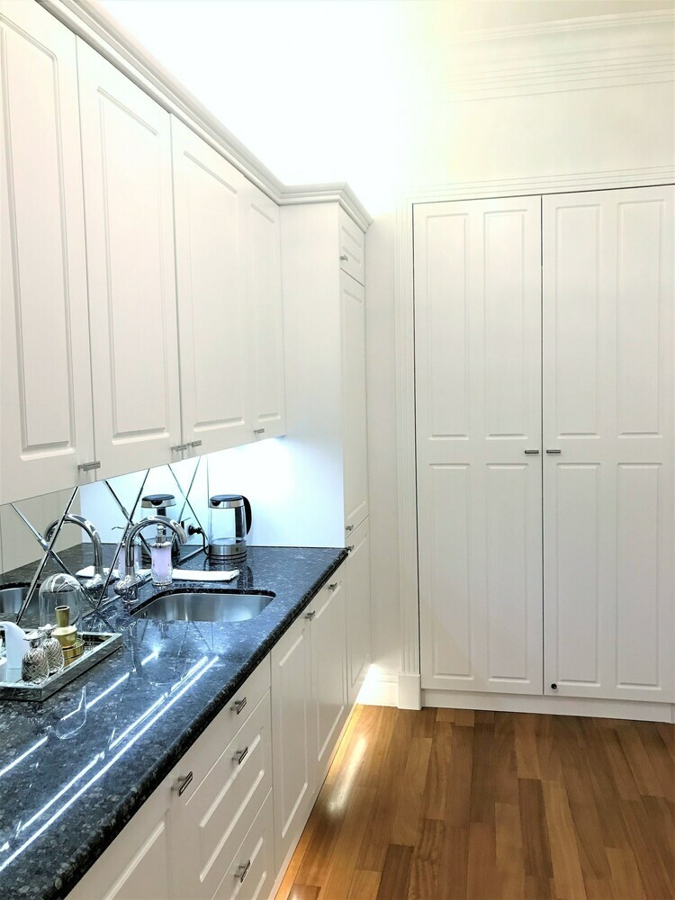 Aparthotel Luxury Apartments Mondrian Market Square