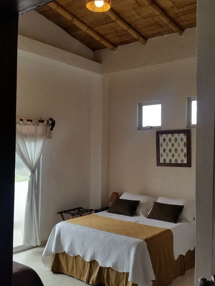 Hotel Sanctuary Puerto Cayo Lodge
