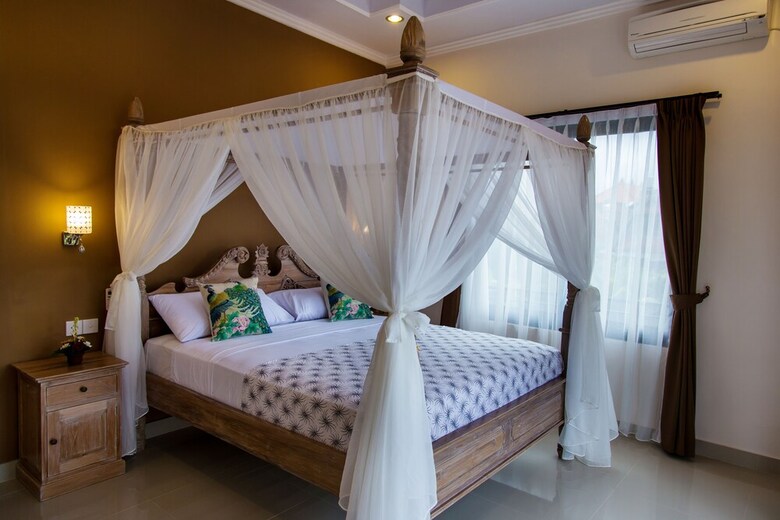 Bed & Breakfast Warji House 1