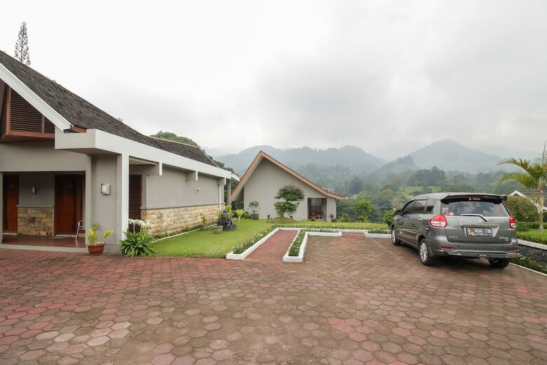 Hotel Airy Cisarua Raya Puncak Km 85 Bogor
